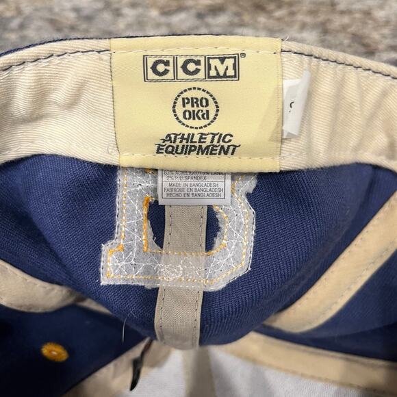 CCM NHL Buffalo Sabres Old School SM/MD Fitted Baseball hat - Picture 6 of 6